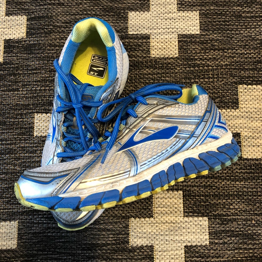 Brooks Adrenaline GTS 15 running shoe